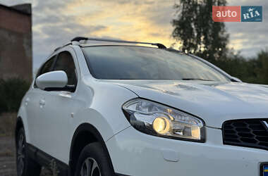 Внедорожник / Кроссовер Nissan Qashqai 2012 в 