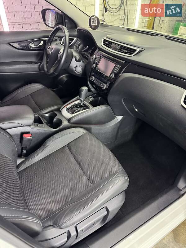 Позашляховик / Кросовер Nissan Qashqai 2015 в Львові фото 4 Позашляховик / Кросовер Nissan Qashqai 2015 в Львові