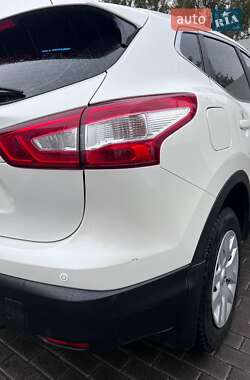 Внедорожник / Кроссовер Nissan Qashqai 2016 в 