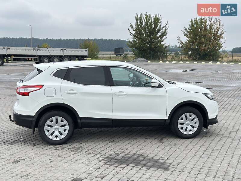 Внедорожник / Кроссовер Nissan Qashqai 2015 в Бродах