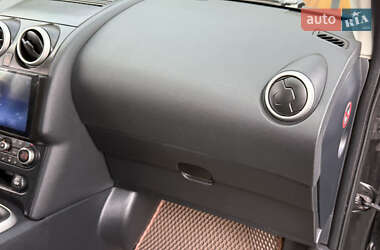 Внедорожник / Кроссовер Nissan Qashqai 2011 в 