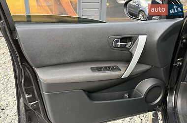 Внедорожник / Кроссовер Nissan Qashqai 2011 в 