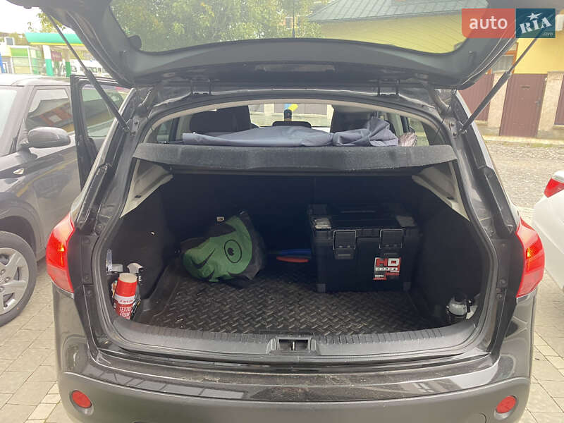 Позашляховик / Кросовер Nissan Qashqai 2010 в Ужгороді фото 7 Позашляховик / Кросовер Nissan Qashqai 2010 в Ужгороді