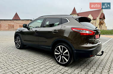 Внедорожник / Кроссовер Nissan Qashqai 2015 в 