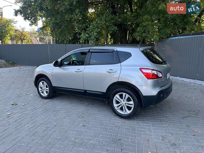 Внедорожник / Кроссовер Nissan Qashqai 2010 в Хмельницком