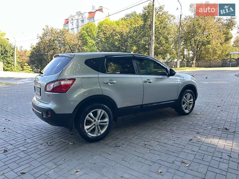 Внедорожник / Кроссовер Nissan Qashqai 2010 в Хмельницком