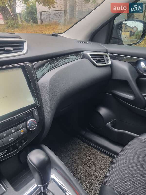 Внедорожник / Кроссовер Nissan Qashqai 2015 в Новомосковске