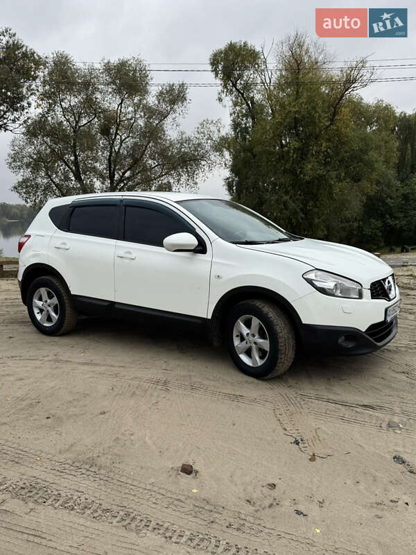 Внедорожник / Кроссовер Nissan Qashqai 2011 в Харькове