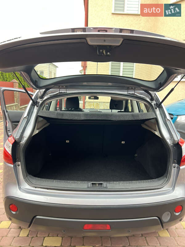 Внедорожник / Кроссовер Nissan Qashqai 2010 в Тернополе