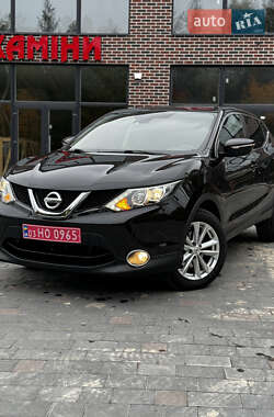 Внедорожник / Кроссовер Nissan Qashqai 2015 в Тернополе