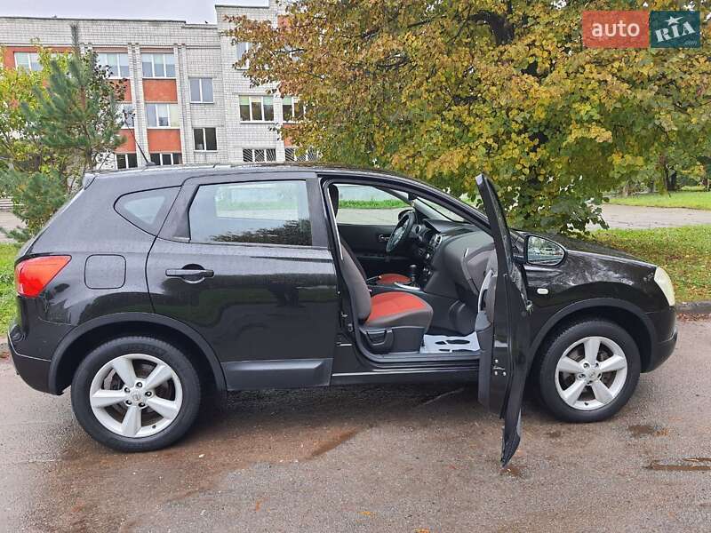 Позашляховик / Кросовер Nissan Qashqai 2008 в Львові
