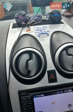 Позашляховик / Кросовер Nissan Qashqai 2012 в 