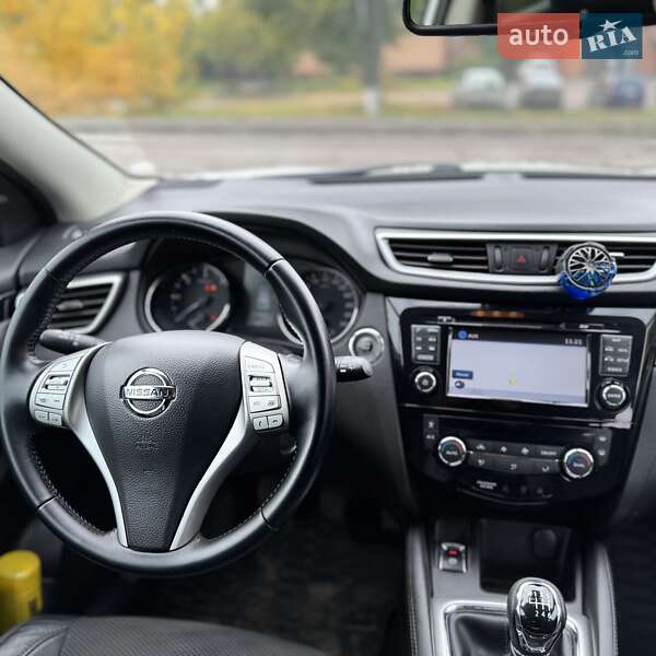 Позашляховик / Кросовер Nissan Qashqai 2017 в Сумах