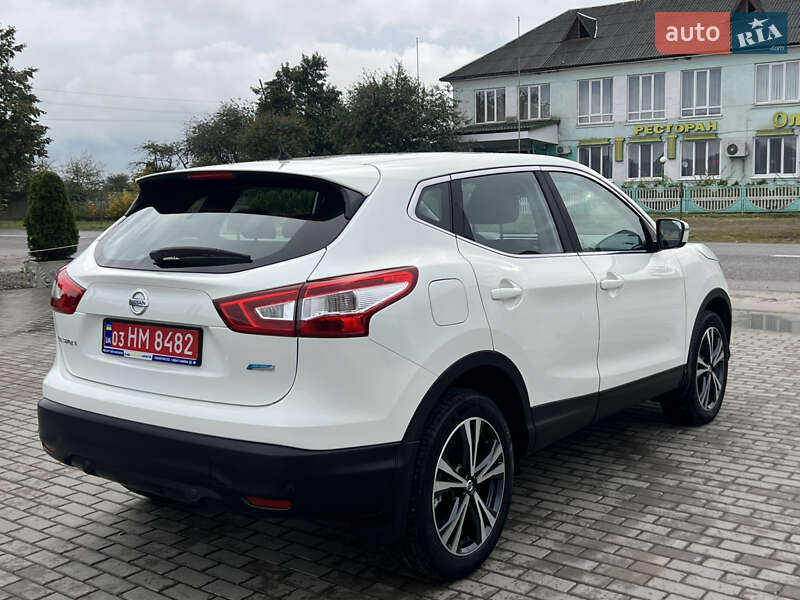 Внедорожник / Кроссовер Nissan Qashqai 2015 в Лопатине