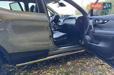 Внедорожник / Кроссовер Nissan Qashqai 2016 в 