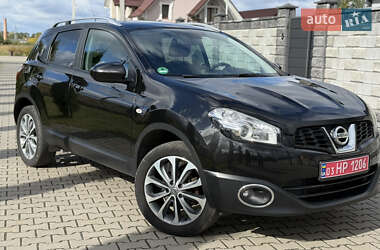 Внедорожник / Кроссовер Nissan Qashqai 2010 в 