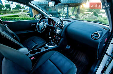 Внедорожник / Кроссовер Nissan Qashqai 2012 в 