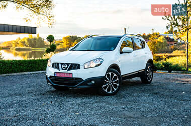 Внедорожник / Кроссовер Nissan Qashqai 2012 в 