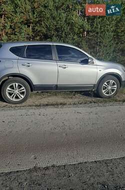 Внедорожник / Кроссовер Nissan Qashqai 2012 в 