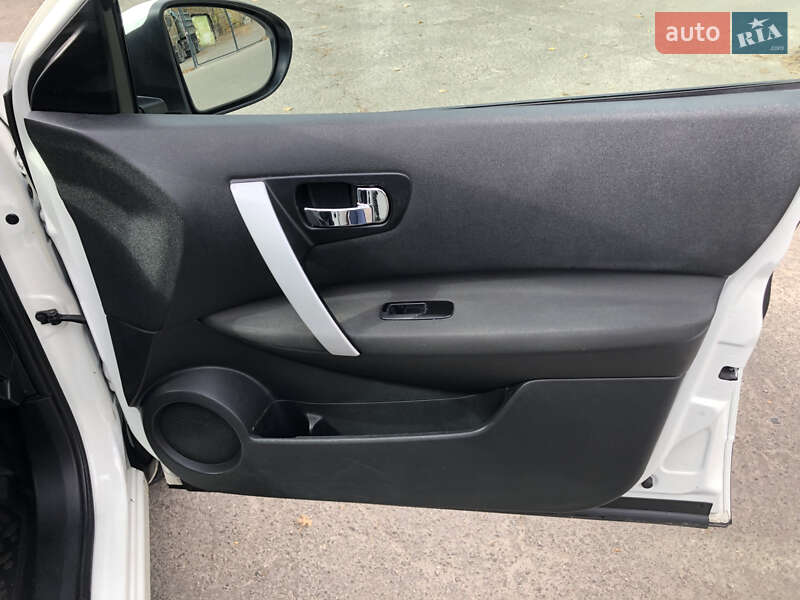 Позашляховик / Кросовер Nissan Qashqai 2013 в Києві фото 19 Позашляховик / Кросовер Nissan Qashqai 2013 в Києві