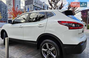 Позашляховик / Кросовер Nissan Qashqai 2019 в 