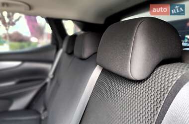 Позашляховик / Кросовер Nissan Qashqai 2019 в 