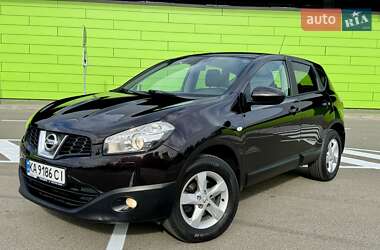 Позашляховик / Кросовер Nissan Qashqai 2013 в 
