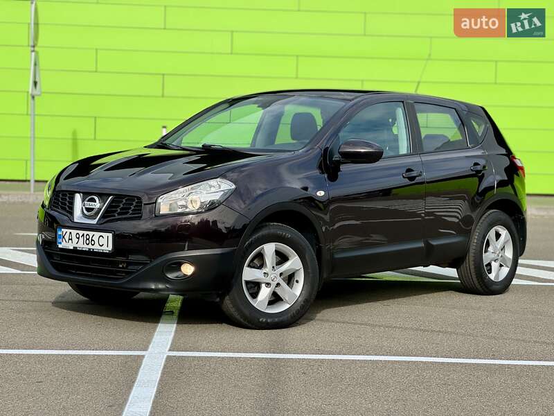 Позашляховик / Кросовер Nissan Qashqai 2013 в 