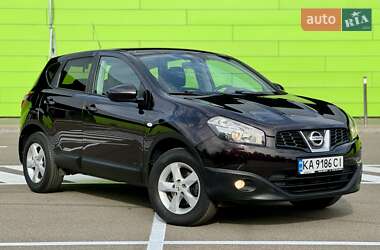 Позашляховик / Кросовер Nissan Qashqai 2013 в 