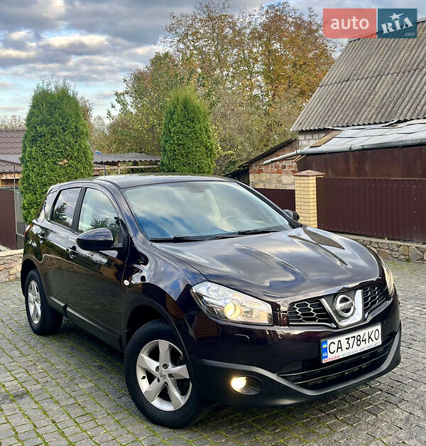 Позашляховик / Кросовер Nissan Qashqai 2011 в Умані