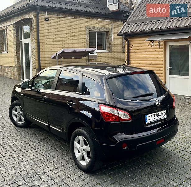 Позашляховик / Кросовер Nissan Qashqai 2011 в Умані