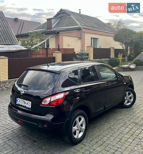 Позашляховик / Кросовер Nissan Qashqai 2011 в Умані