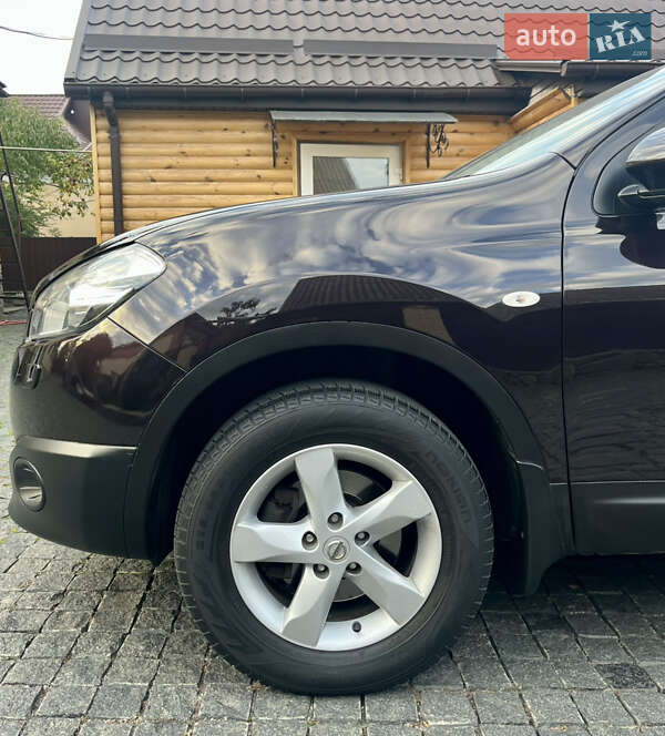 Позашляховик / Кросовер Nissan Qashqai 2011 в Умані