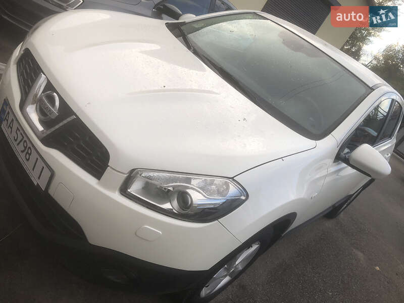 Внедорожник / Кроссовер Nissan Qashqai 2013 в 