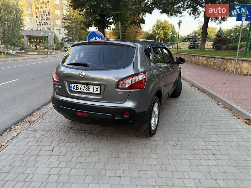 Внедорожник / Кроссовер Nissan Qashqai 2011 в Могилев-Подольске