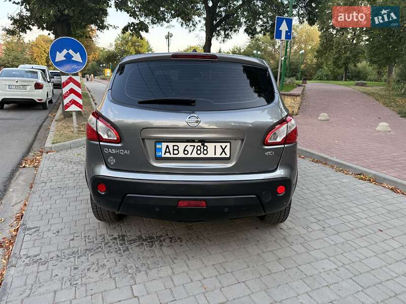 Внедорожник / Кроссовер Nissan Qashqai 2011 в Могилев-Подольске