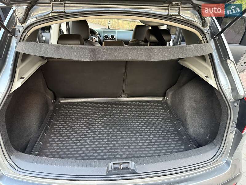 Внедорожник / Кроссовер Nissan Qashqai 2011 в Могилев-Подольске