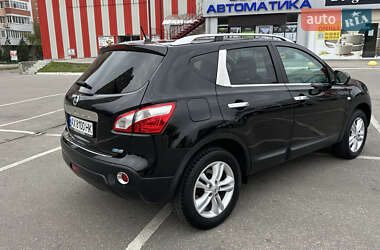 Позашляховик / Кросовер Nissan Qashqai 2010 в 