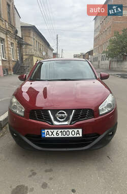 Позашляховик / Кросовер Nissan Qashqai 2013 в 