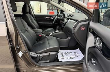 Внедорожник / Кроссовер Nissan Qashqai 2015 в 