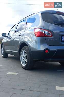 Позашляховик / Кросовер Nissan Qashqai 2011 в 