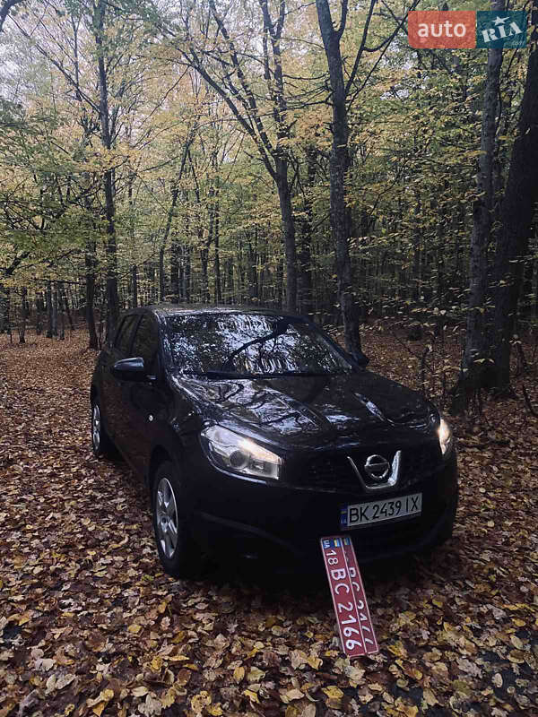Внедорожник / Кроссовер Nissan Qashqai 2010 в Дубно