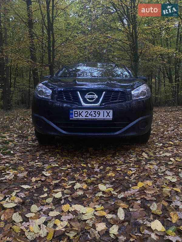 Внедорожник / Кроссовер Nissan Qashqai 2010 в Дубно