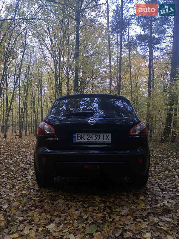 Внедорожник / Кроссовер Nissan Qashqai 2010 в Дубно
