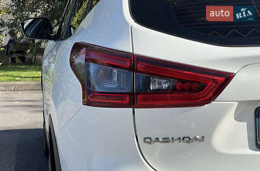 Позашляховик / Кросовер Nissan Qashqai 2018 в  фото 43 Позашляховик / Кросовер Nissan Qashqai 2018 в