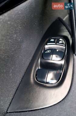 Внедорожник / Кроссовер Nissan Qashqai 2014 в 