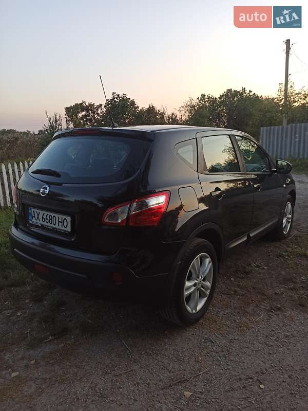 Внедорожник / Кроссовер Nissan Qashqai 2013 в Харькове