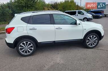 Внедорожник / Кроссовер Nissan Qashqai 2010 в 
