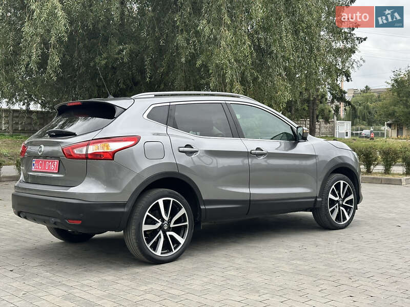 Позашляховик / Кросовер Nissan Qashqai 2016 в Луцьку
