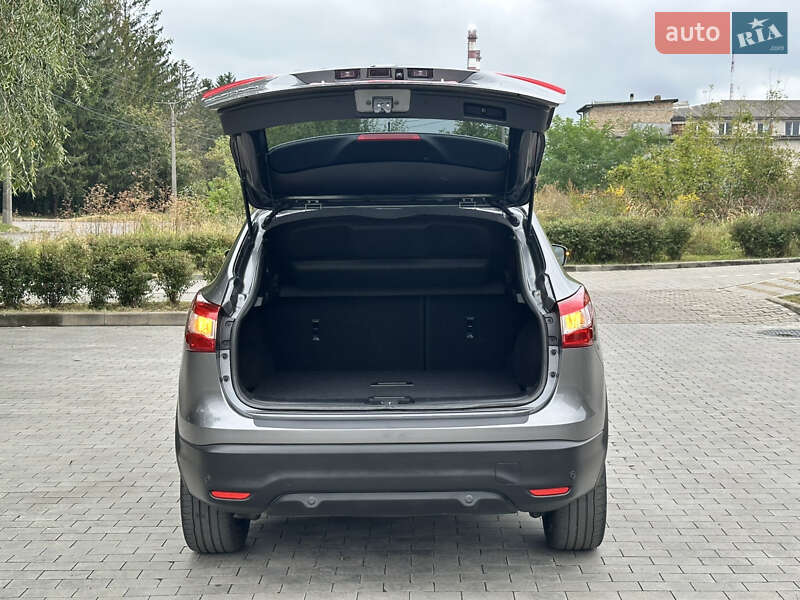 Позашляховик / Кросовер Nissan Qashqai 2016 в Луцьку